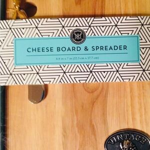 Modern Expressions Wood Cutting Board & Cheese Spreader New in Package 9x7